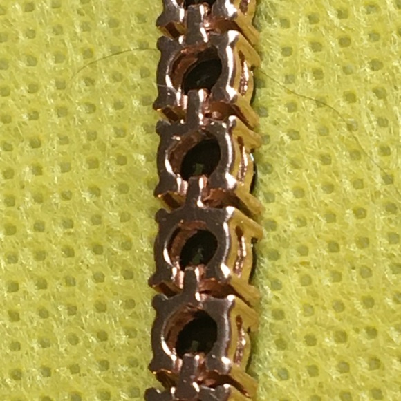 Spinel in Rose Gold - Picture 10 of 11